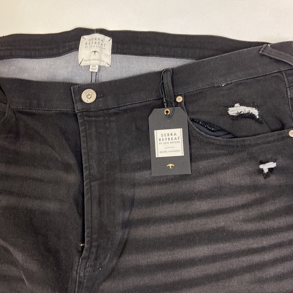 Serra Retreat NWT black distressed cropped jeans. Size 26W women’s comfort jean - Picture 5 of 16